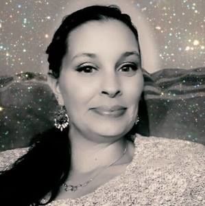 Meet your Posher, Adrienne